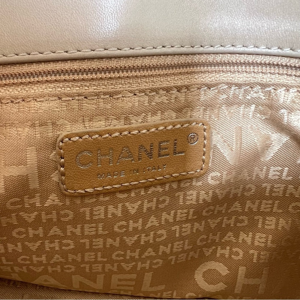 Chanel Vintage Studded CC Reissue Crackle Effect Flap Bag in Tan / Beige - Picture 14 of 16